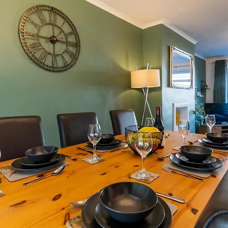 Headingley Next To Stadiums With Off Street Parking And Excellent Transport Links 度假居