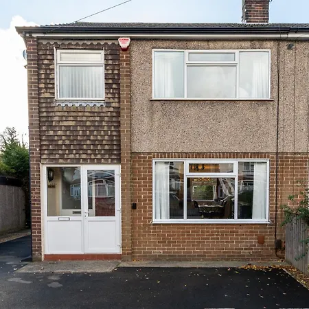 Headingley Next To Stadiums With Off Street Parking And Excellent Transport Links Leeds (West Yorkshire)