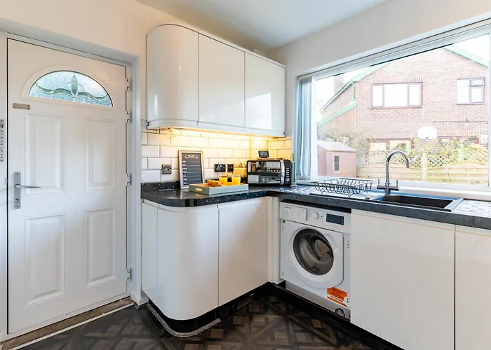 Headingley Next To Stadiums With Off Street Parking And Excellent Transport Links Holiday home Leeds (West Yorkshire)