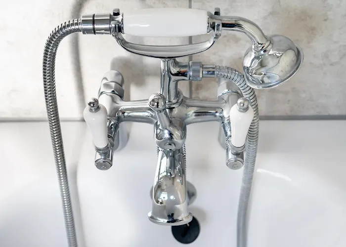 Headingley Next To Stadiums With Off Street Parking And Excellent Transport Links * Leeds (West Yorkshire)