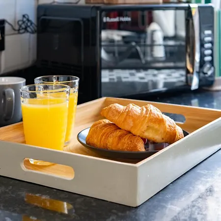 Дом отдыха Headingley Next To Stadiums With Off Street Parking And Excellent Transport Links *