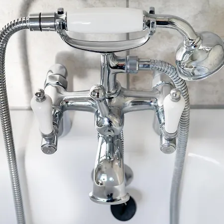 Headingley Next To Stadiums With Off Street Parking And Excellent Transport Links * Лидс