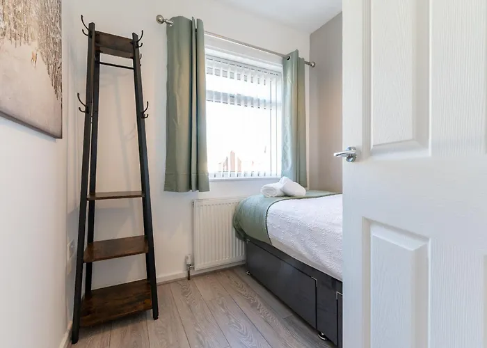 Будинок відпочинку Headingley Next To Stadiums With Off Street Parking And Excellent Transport Links *