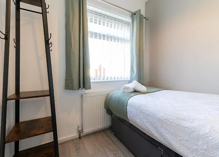 Будинок відпочинку Headingley Next To Stadiums With Off Street Parking And Excellent Transport Links *